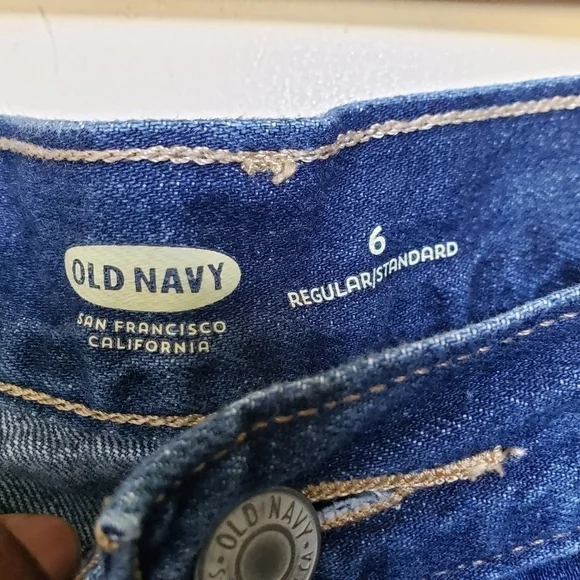 OLD NAVY Denim Raw Hem Shorts - Picture 3 of 4